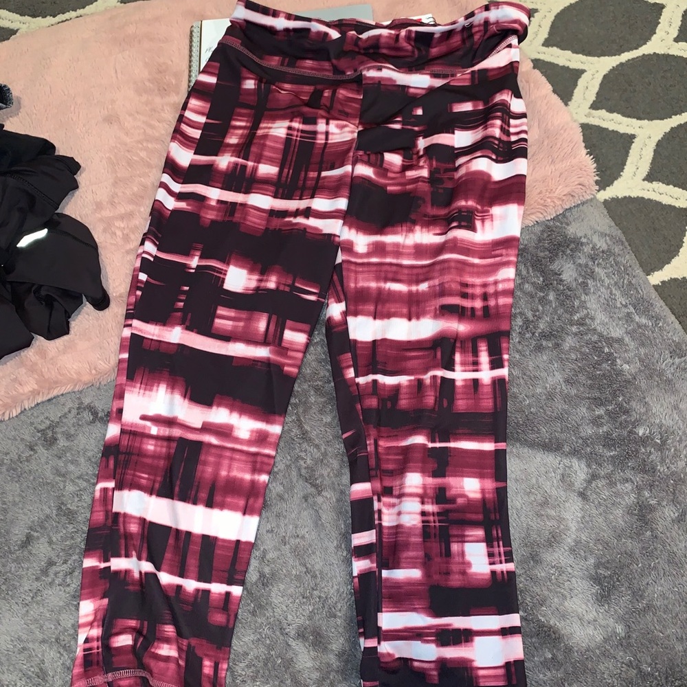 Cropped yoga pants